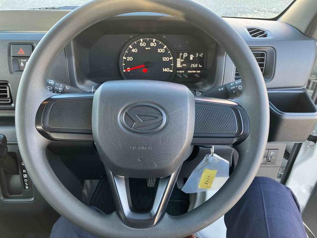 ハイゼットカーゴデラックス走行無制限１年保証　前後コーナーセンサー　ワンオーナー　ＣＶＴ車　オートマチックハイビーム　アイドリングストップ　キーレスエントリー　横滑り防止装置　オートライト　ヘッドライトレベライザー　ラジオ（千葉県）の中古車