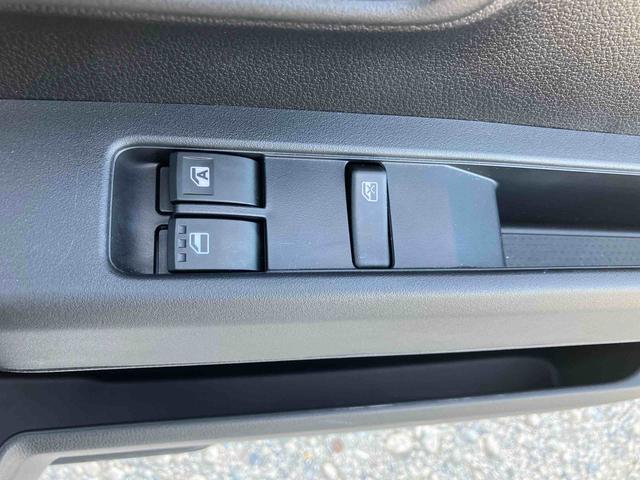 ハイゼットカーゴデラックス走行無制限１年保証　前後コーナーセンサー　ワンオーナー　ＣＶＴ車　オートマチックハイビーム　アイドリングストップ　キーレスエントリー　横滑り防止装置　オートライト　ヘッドライトレベライザー　ラジオ（千葉県）の中古車