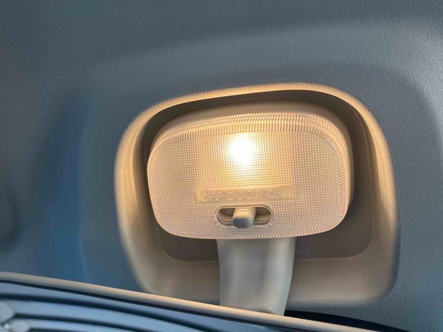 ハイゼットカーゴデラックス走行無制限１年保証　前後コーナーセンサー　ワンオーナー　ＣＶＴ車　オートマチックハイビーム　アイドリングストップ　キーレスエントリー　横滑り防止装置　オートライト　ヘッドライトレベライザー　ラジオ（千葉県）の中古車