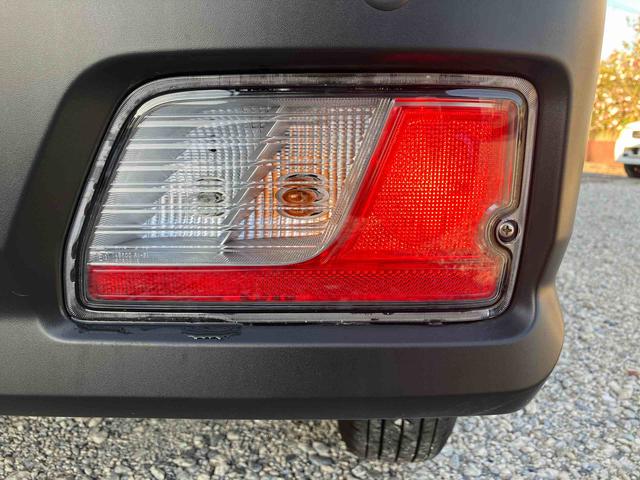 ハイゼットカーゴデラックス走行無制限１年保証　前後コーナーセンサー　ワンオーナー　ＣＶＴ車　オートマチックハイビーム　アイドリングストップ　キーレスエントリー　横滑り防止装置　オートライト　ヘッドライトレベライザー　ラジオ（千葉県）の中古車