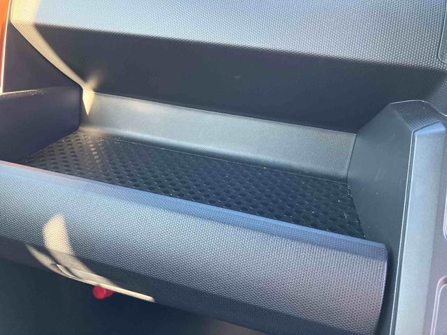 タフトＧガラスルーフ　ルーフレール　１５インチアルミホイール　ＬＥＤヘッドライト＆フォグランプ　バックカメラ　シートヒーター　電動パーキングブレーキ　コーナーセンサー　衝突被害軽減ブレーキ（千葉県）の中古車