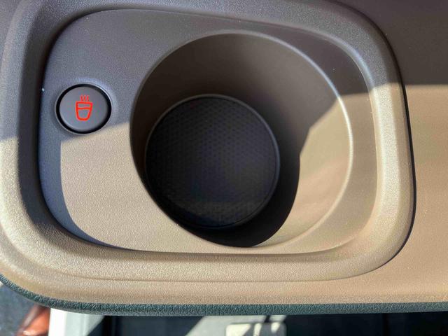 ムーヴキャンバスセオリーＧ両側電動スライドドア　ＬＥＤヘッドライト＆フォグランプ　シートヒーター　保温カップホルダー　電動駐車ブレーキ　バックカメラ　ステアリングスイッチ　置きラクＢＯＸ　コーナーセンサー　衝突被害軽減ブレーキ（千葉県）の中古車