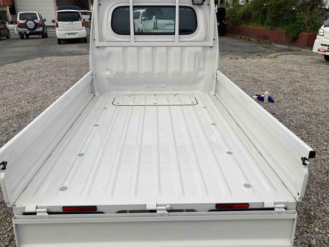 ハイゼットトラックスタンダード 農用スペシャル4WD 5速MT 荷台三方開 リヤ4枚リーフ 荷台作業灯 リヤスモークガラス AM/FMラジオ 衝突被害軽減装置 コーナーセンサー オートライト オートハイビーム スペアタイヤ(千葉県)の中古車