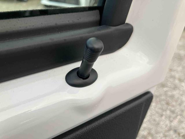 ハイゼットトラックスタンダード 農用スペシャル4WD 5速MT 荷台三方開 リヤ4枚リーフ 荷台作業灯 リヤスモークガラス AM/FMラジオ 衝突被害軽減装置 コーナーセンサー オートライト オートハイビーム スペアタイヤ(千葉県)の中古車
