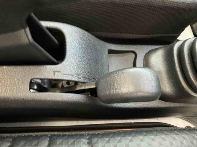 ハイゼットトラックスタンダード 農用スペシャル4WD 5速MT 荷台三方開 リヤ4枚リーフ 荷台作業灯 リヤスモークガラス AM/FMラジオ 衝突被害軽減装置 コーナーセンサー オートライト オートハイビーム スペアタイヤ(千葉県)の中古車