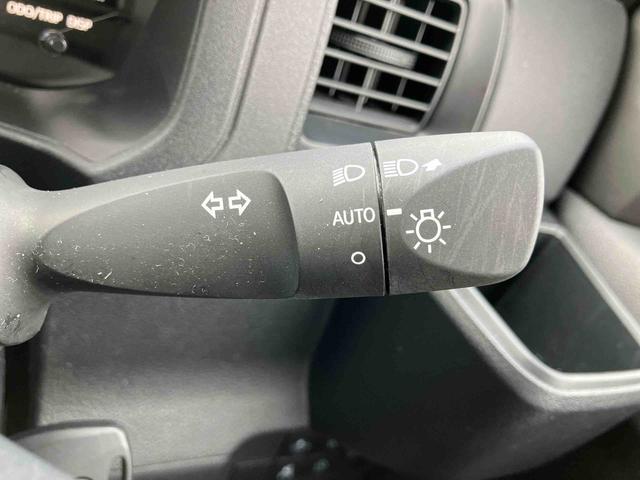 ハイゼットカーゴＤＸ衝突被害軽減ブレーキ　コーナーセンサー　オートライト　オートハイビーム　フロントパワーウィンドウ　オーバーヘッドシェルフ　スピーカー一体型ＡＭ・ＦＭラジオ　キーレスエントリー　アイドリングストップ（千葉県）の中古車