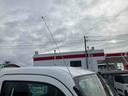 電子制御式４ＷＤ　ＣＶＴ　荷台ＬＥＤライト　リヤ４枚リーフスプリング　リヤデフロック　　衝突被害軽減ブレーキ　コーナーセンサー　スピーカー一体型ＡＭ／ＦＭラジオ　エアコン　パワステ（千葉県）の中古車