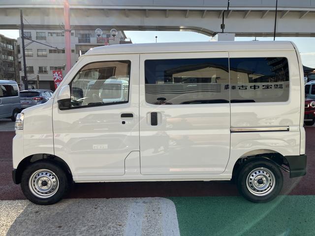 ハイゼットカーゴＤＸ　届け出済み未使用車　電動格納ミラー　両側スライドドア保証　新車保証・まごころ保証　１年間・走行距離無制限付き　アイドリングストップ　前後コーナーセンサー　車線逸脱制御　最大積載量３５０Ｋｇ　ＦＭ／ＡＭラジオ（東京都）の中古車