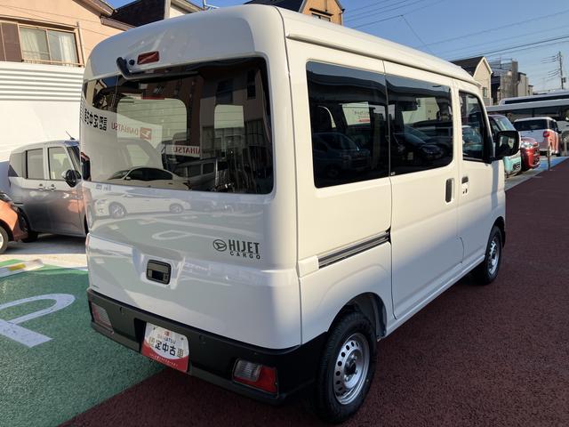 ハイゼットカーゴＤＸ　届け出済み未使用車　電動格納ミラー　両側スライドドア保証　新車保証・まごころ保証　１年間・走行距離無制限付き　アイドリングストップ　前後コーナーセンサー　車線逸脱制御　最大積載量３５０Ｋｇ　ＦＭ／ＡＭラジオ（東京都）の中古車