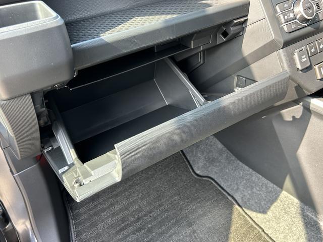 タフトG ダーククロムベンチャー9インチディスプレイオーディオ装備保証 新車保証・まごころ保証 1年間・走行距離無制限付き・9インチディスプレイオーディオ装備・バックカメラ・LEDヘッドライト装備・シートヒーター装備(東京都)の中古車