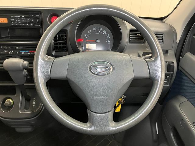 ハイゼットカーゴクルーズ４ＷＤ　エアコン　オーディオ　光軸調整ダイヤル　電動格納ミラー　パワーウインドウ　キーレス（神奈川県）の中古車