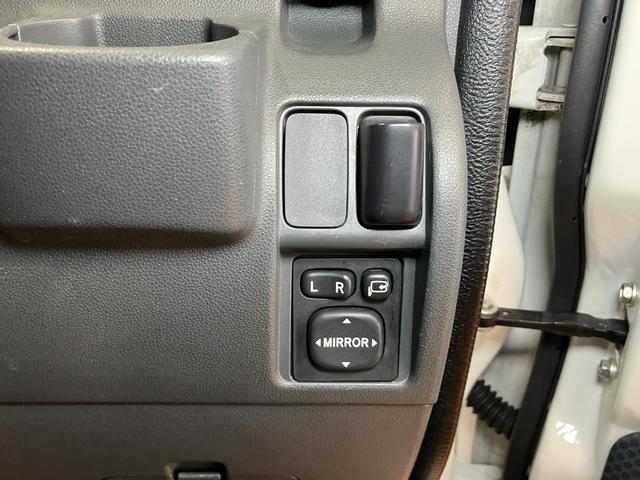 ハイゼットカーゴクルーズ４ＷＤ　エアコン　オーディオ　光軸調整ダイヤル　電動格納ミラー　パワーウインドウ　キーレス（神奈川県）の中古車