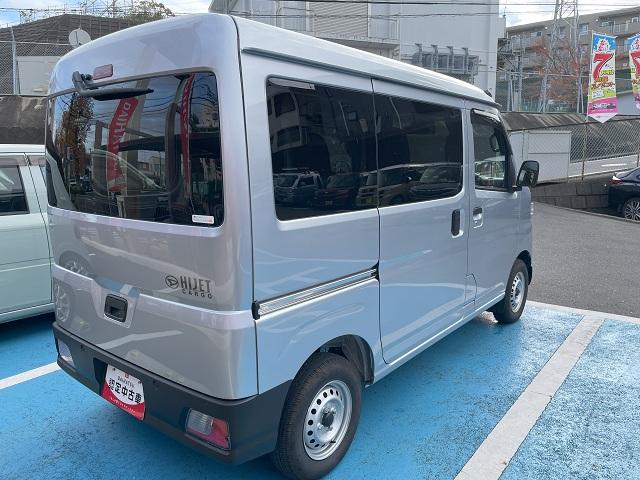 ハイゼットカーゴDXサポカーSワイド適合 ラジオ エアコン アクセサリーソケット コーナーセンサー アイドリングストップ 光軸調整ダイヤル 横滑り防止機能 誤発進抑制機能 パワーウインドウ キーレス(神奈川県)の中古車