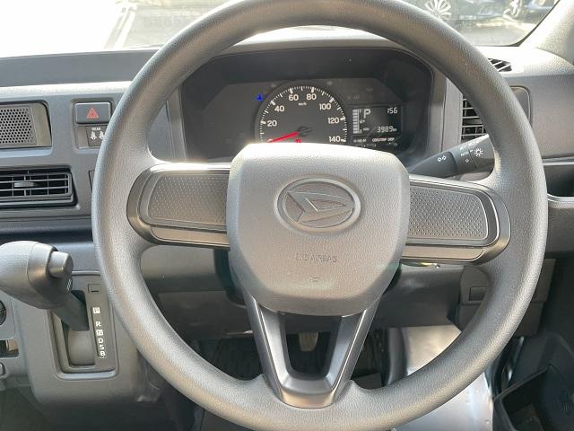 ハイゼットカーゴDXサポカーSワイド適合 ラジオ エアコン アクセサリーソケット コーナーセンサー アイドリングストップ 光軸調整ダイヤル 横滑り防止機能 誤発進抑制機能 パワーウインドウ キーレス(神奈川県)の中古車