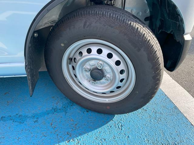 ハイゼットカーゴDXサポカーSワイド適合 ラジオ エアコン アクセサリーソケット コーナーセンサー アイドリングストップ 光軸調整ダイヤル 横滑り防止機能 誤発進抑制機能 パワーウインドウ キーレス(神奈川県)の中古車