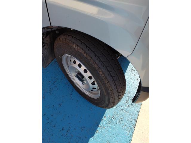 ハイゼットカーゴＤＸサポカーＳワイド適合　ラジオ　エアコン　アクセサリーソケット　コーナーセンサー　アイドリングストップ　光軸調整ダイヤル　横滑り防止機能　誤発進抑制機能　パワーウインドウ　キーレス（神奈川県）の中古車