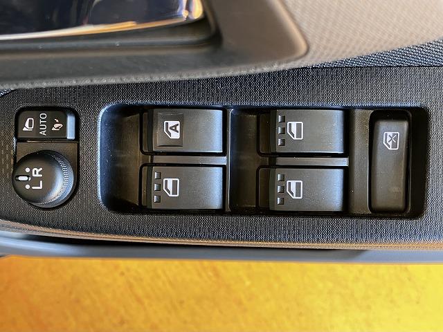 ムーヴＸリミテッドII　ＳＡIIIサポカーＳワイド適合　コーナーポール　ドラレコ　ステアリングスイッチ　ＵＳＢ接続端子　Ｐスタート　運転席シートヒーター　アイドリングストップ　　誤発進抑制機能　オートハイビーム　キーフリー　Ｂカメラ（神奈川県）の中古車