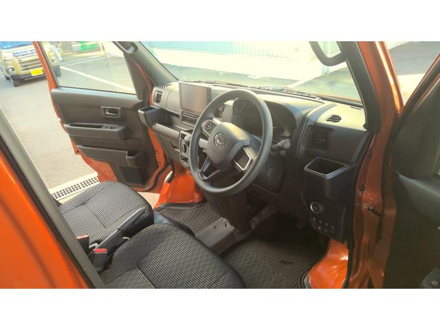 ハイゼットカーゴDX4WD サポカーSワイド適合 ディスプレイオーディオ アクセサリーソケット Pスタート コーナーセンサー アイドリングストップ ステアリングスイッチ USB接続端子 電動格納ミラー キーフリー(神奈川県)の中古車