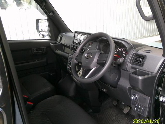 ハイゼットカーゴクルーズターボサポカーＳワイド適合　Ｂｌｕｅｔｏｏｔｈオーディオ　エアコン　アプリケーションソケット　Ｐスタート　コーナーセンサー　横滑り防止機能　誤発進抑制機能　電動格納ミラー　パワーウインドウ　キーフリー（神奈川県）の中古車