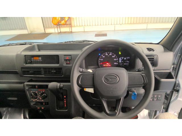 ハイゼットカーゴDXサポカーSワイド適合 ラジオ エアコン アクセサリーソケット コーナーセンサー アイドリングストップ 光軸調整ダイヤル 横滑り防止機能 誤発進抑制機能 パワーウインドウ キーレス(神奈川県)の中古車