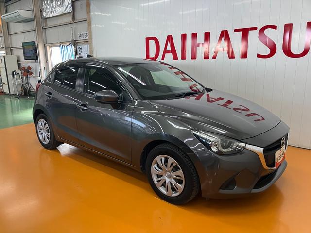 デミオ13S衝突被害軽減ブレーキシステム Bカメラ ステアリングスイッチ シートヒーター アクセサリーソケット USB接続端子 ETC Pスタート キーフリー(神奈川県)の中古車