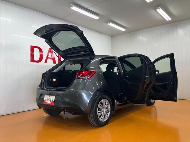 デミオ13S衝突被害軽減ブレーキシステム Bカメラ ステアリングスイッチ シートヒーター アクセサリーソケット USB接続端子 ETC Pスタート キーフリー(神奈川県)の中古車