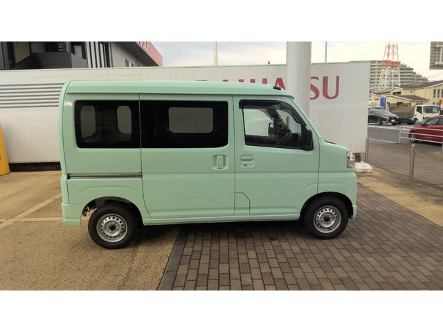 ハイゼットカーゴＤＸサポカーＳワイド適合　ラジオ　エアコン　アクセサリーソケット　コーナーセンサー　アイドリングストップ　光軸調整ダイヤル　横滑り防止機能　誤発進抑制機能　パワーウインドウ　キーレス（神奈川県）の中古車