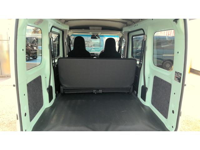 ハイゼットカーゴＤＸサポカーＳワイド適合　ラジオ　エアコン　アクセサリーソケット　コーナーセンサー　アイドリングストップ　光軸調整ダイヤル　横滑り防止機能　誤発進抑制機能　パワーウインドウ　キーレス（神奈川県）の中古車