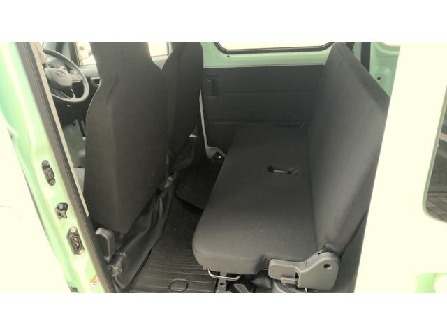 ハイゼットカーゴＤＸサポカーＳワイド適合　ラジオ　エアコン　アクセサリーソケット　コーナーセンサー　アイドリングストップ　光軸調整ダイヤル　横滑り防止機能　誤発進抑制機能　パワーウインドウ　キーレス（神奈川県）の中古車