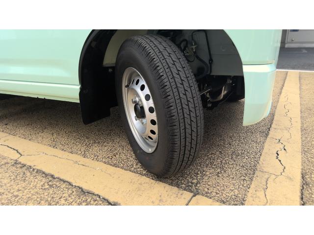 ハイゼットカーゴＤＸサポカーＳワイド適合　ラジオ　エアコン　アクセサリーソケット　コーナーセンサー　アイドリングストップ　光軸調整ダイヤル　横滑り防止機能　誤発進抑制機能　パワーウインドウ　キーレス（神奈川県）の中古車