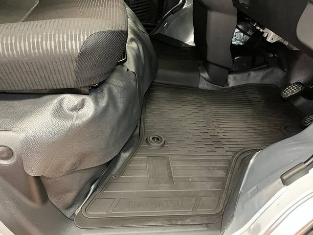 ハイゼットカーゴDX BluetoothチューナーサポカーSワイド適合 Bluetoothチューナー エアコン アクセサリーソケット コーナーセンサー アイドリングストップ 光軸調整ダイヤル 横滑り防止機能 誤発進抑制機能 パワーウインドウ キーレス(神奈川県)の中古車