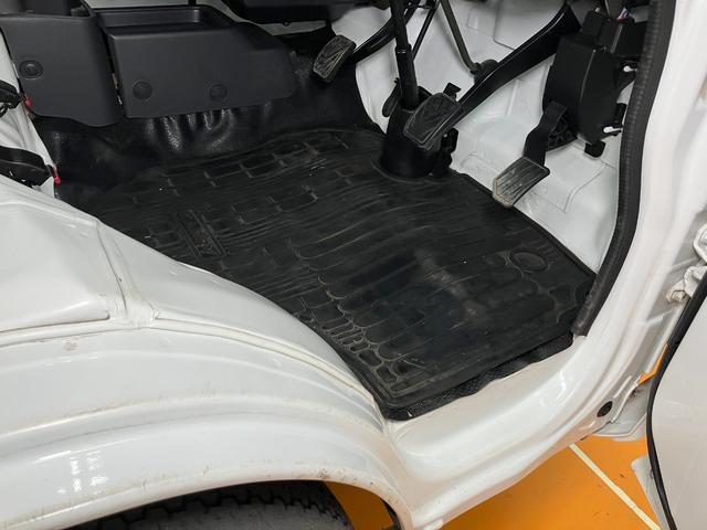 キャリイトラックKCエアコン・パワステ三方開 4WD 5段マニュアルシフト ドラレコ ラジオ エアコン コーナーセンサー アイドリングストップ 横滑り防止装置 光軸調整ダイヤル パワーウインドウ ETC キーレス(神奈川県)の中古車