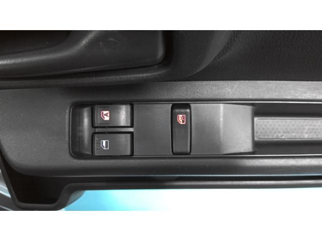 ハイゼットカーゴDXサポカーSワイド適合 ラジオ エアコン アクセサリーソケット コーナーセンサー アイドリングストップ 光軸調整ダイヤル 横滑り防止機能 誤発進抑制機能 パワーウインドウ キーレス(神奈川県)の中古車