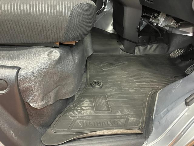 ハイゼットカーゴDXサポカーSワイド適合 エアコン アクセサリーソケット コーナーセンサー アイドリングストップ 光軸調整ダイヤル 横滑り防止機能 誤発進抑制機能 パワーウンドウ キーレス(神奈川県)の中古車