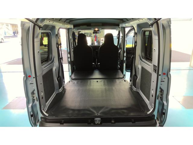 ハイゼットカーゴＤＸサポカーＳワイド適合　ラジオ　エアコン　アクセサリーソケット　コーナーセンサー　アイドリングストップ　光軸調整ダイヤル　横滑り防止機能　誤発進抑制機能　パワーウインドウ　キーレス（神奈川県）の中古車