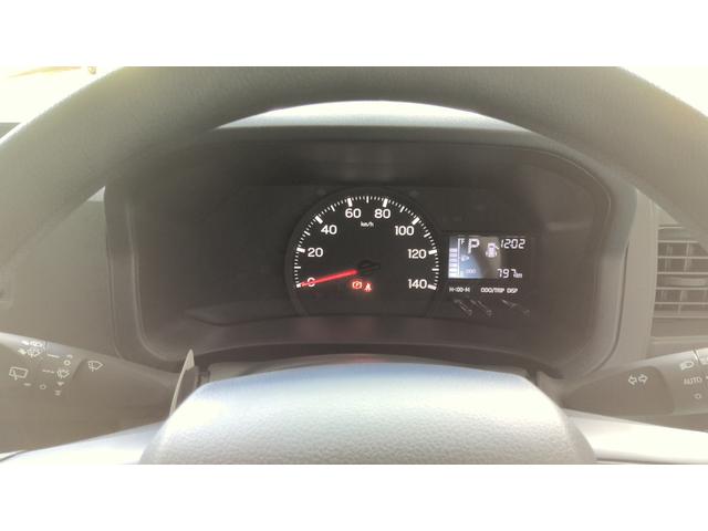 ハイゼットカーゴＤＸサポカーＳワイド適合　ラジオ　エアコン　アクセサリーソケット　コーナーセンサー　アイドリングストップ　光軸調整ダイヤル　横滑り防止機能　誤発進抑制機能　パワーウインドウ　キーレス（神奈川県）の中古車