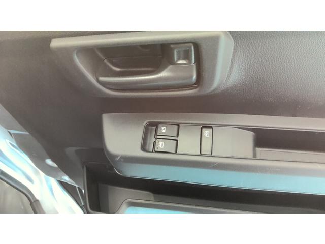 ハイゼットカーゴＤＸサポカーＳワイド適合　ラジオ　エアコン　アクセサリーソケット　コーナーセンサー　アイドリングストップ　光軸調整ダイヤル　横滑り防止機能　誤発進抑制機能　パワーウインドウ　キーレス（神奈川県）の中古車