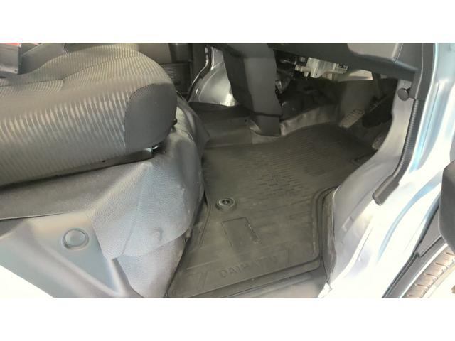 ハイゼットカーゴＤＸサポカーＳワイド適合　ラジオ　エアコン　アクセサリーソケット　コーナーセンサー　アイドリングストップ　光軸調整ダイヤル　横滑り防止機能　誤発進抑制機能　パワーウインドウ　キーレス（神奈川県）の中古車