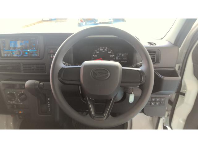 ハイゼットカーゴＤＸサポカーＳワイド適合　Ｂｌｕｅｔｏｏｔｈオーディオ　エアコン　アクセサリーソケット　コーナーセンサー　アイドリングストップ　光軸調整ダイヤル　横滑り防止機能　誤発進抑制機能　パワーウインドウ　キーレス（神奈川県）の中古車