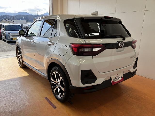 ロッキープレミアムＧサポカーＳワイド適合　パノラマモニター対応　電動パーキングブレーキ　ＵＳＢ接続端子　ステアリングスイッチ　全車速追従機能付ＡＣＣ　シートヒーター　Ｐスタート　コーナーセンサー　キーフリー（神奈川県）の中古車