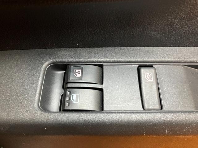 ハイゼットカーゴＤＸ　ＣＤオーディオ　エアコン　パワーウィンドウサポカーＳワイド適合　ＣＤオーディオ　エアコン　アクセサリーソケット　コーナーセンサー　アイドリングストップ　光軸調整ダイヤル　横滑り防止機能　誤発進抑制機能　パワーウインドウ　キーレス（神奈川県）の中古車