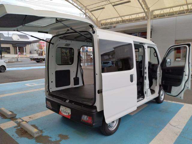 ハイゼットカーゴＤＸサポカーＳワイド適合　オーディオ　エアコン　アクセサリーソケット　コーナーセンサー　アイドリングストップ　光軸調整ダイヤル　横滑り防止機能　誤発進抑制機能　パワーウインドウ　キーレス（神奈川県）の中古車