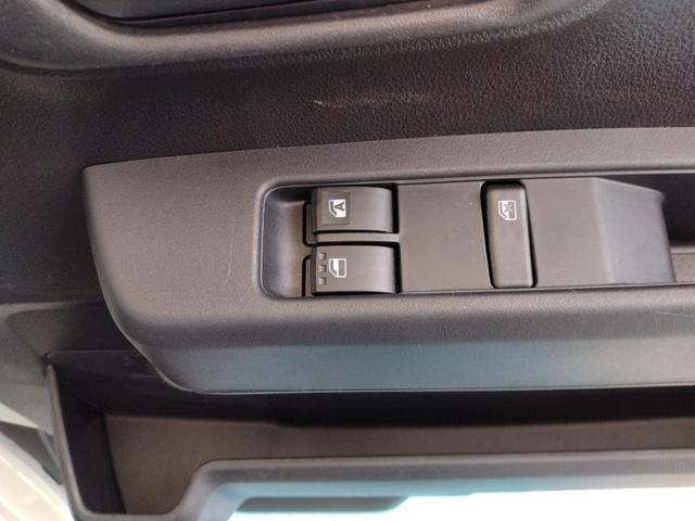 ハイゼットカーゴＤＸサポカーＳワイド適合　オーディオ　エアコン　アクセサリーソケット　コーナーセンサー　アイドリングストップ　光軸調整ダイヤル　横滑り防止機能　誤発進抑制機能　パワーウインドウ　キーレス（神奈川県）の中古車