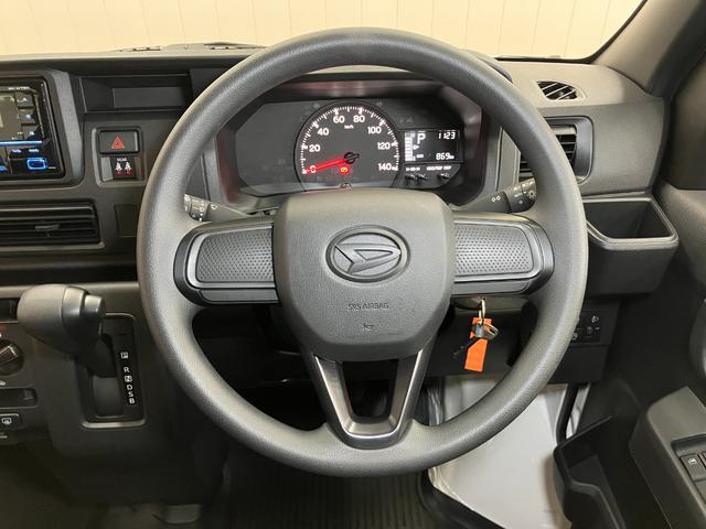 ハイゼットカーゴＤＸサポカーＳワイド適合　オーディオ　エアコン　アクセサリーソケット　コーナーセンサー　アイドリングストップ　光軸調整ダイヤル　横滑り防止機能　誤発進抑制機能　パワーウインドウ　キーレス（神奈川県）の中古車