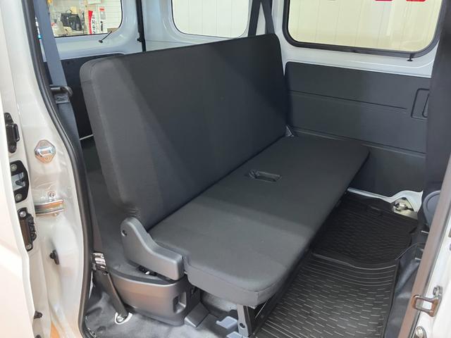ハイゼットカーゴＤＸサポカーＳワイド適合　オーディオ　エアコン　アクセサリーソケット　コーナーセンサー　アイドリングストップ　光軸調整ダイヤル　横滑り防止機能　誤発進抑制機能　パワーウインドウ　キーレス（神奈川県）の中古車