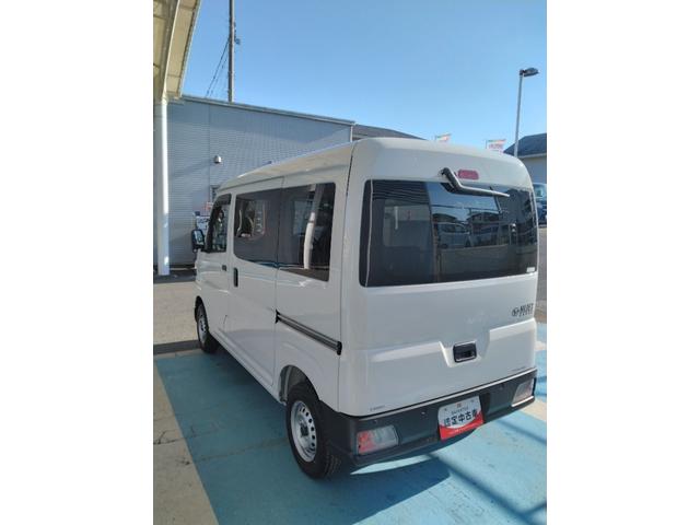 ハイゼットカーゴＤＸサポカーＳワイド適合　ラジオ　エアコン　アクセサリーソケット　コーナーセンサー　アイドリングストップ　光軸調整ダイヤル　横滑り防止機能　誤発進抑制機能　パワーウインドウ　キーレス（神奈川県）の中古車