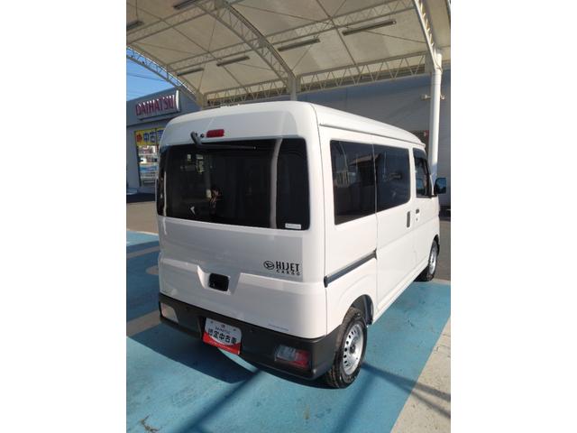 ハイゼットカーゴＤＸサポカーＳワイド適合　ラジオ　エアコン　アクセサリーソケット　コーナーセンサー　アイドリングストップ　光軸調整ダイヤル　横滑り防止機能　誤発進抑制機能　パワーウインドウ　キーレス（神奈川県）の中古車