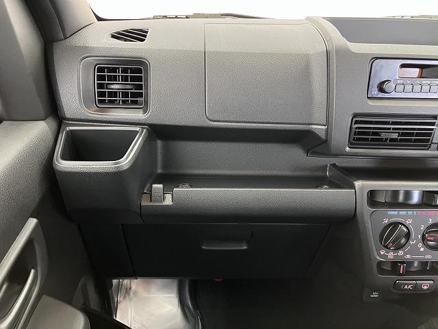 ハイゼットカーゴＤＸサポカーＳワイド適合　ラジオ　エアコン　アクセサリーソケット　コーナーセンサー　アイドリングストップ　光軸調整ダイヤル　横滑り防止機能　誤発進抑制機能　パワーウインドウ　キーレス（神奈川県）の中古車