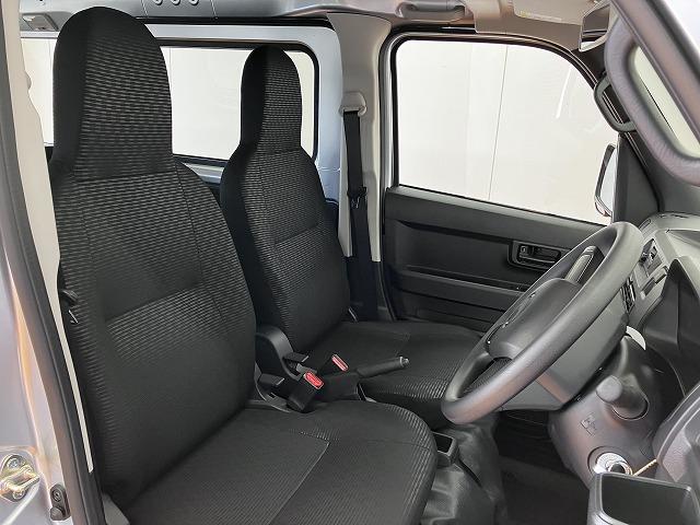 ハイゼットカーゴＤＸサポカーＳワイド適合　ラジオ　エアコン　アクセサリーソケット　コーナーセンサー　アイドリングストップ　光軸調整ダイヤル　横滑り防止機能　誤発進抑制機能　パワーウインドウ　キーレス（神奈川県）の中古車