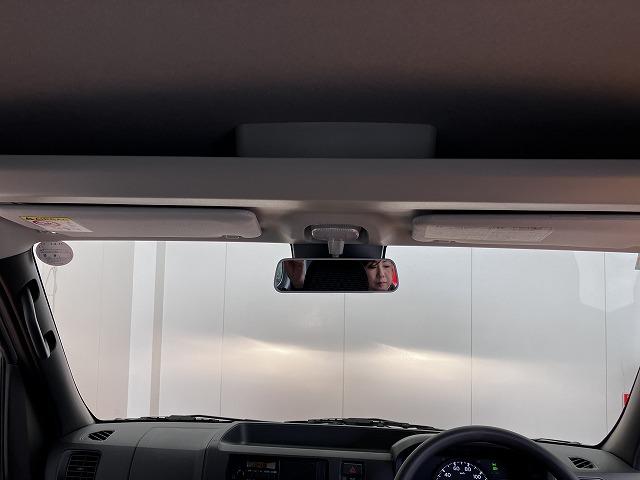 ハイゼットカーゴＤＸサポカーＳワイド適合　ラジオ　エアコン　アクセサリーソケット　コーナーセンサー　アイドリングストップ　光軸調整ダイヤル　横滑り防止機能　誤発進抑制機能　パワーウインドウ　キーレス（神奈川県）の中古車